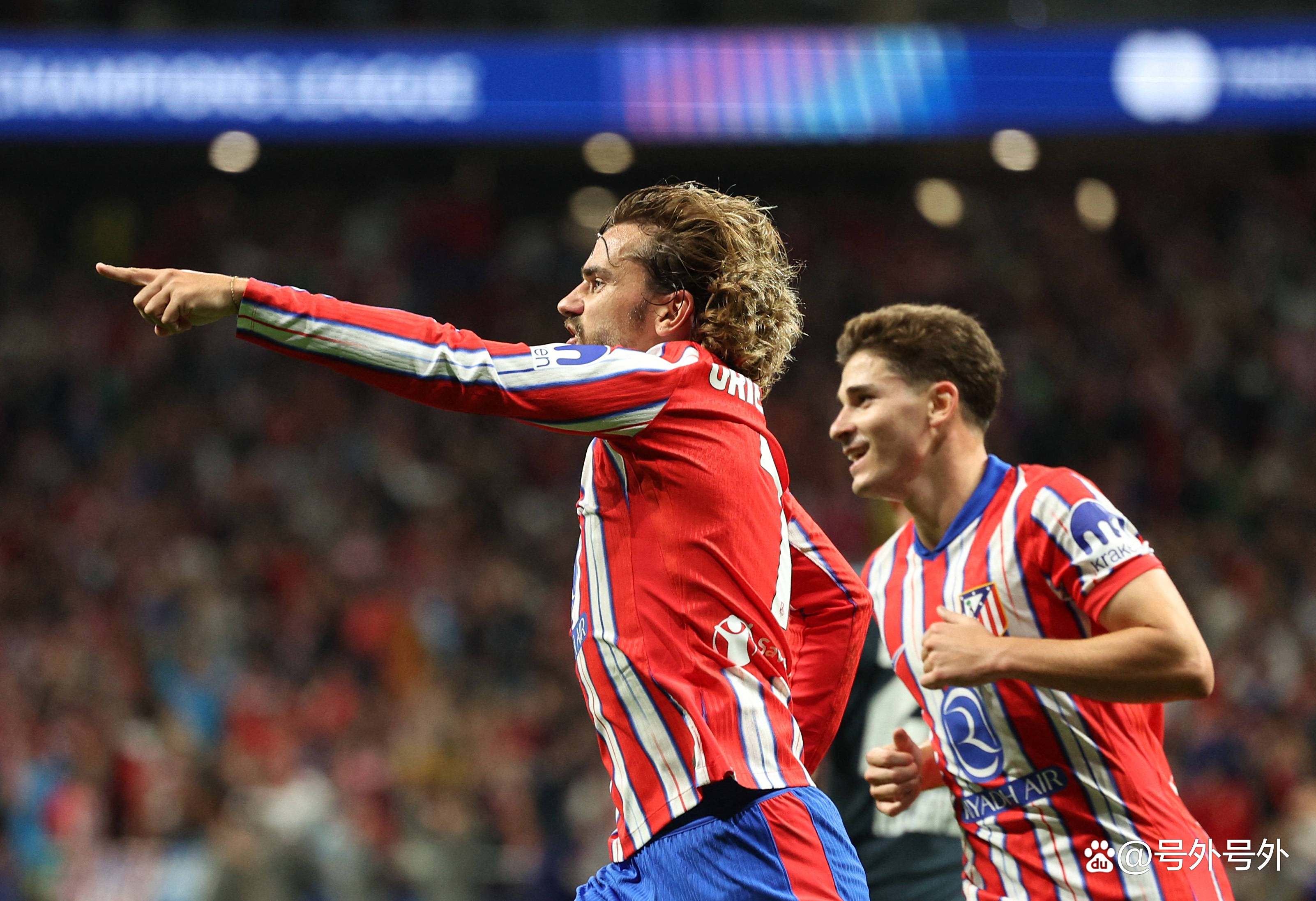 爱游戏在线-罗马迎足总杯关键赛;集结日绝杀压哨;气氛紧张;控场能力受关注(巴萨vs罗马视频直播)