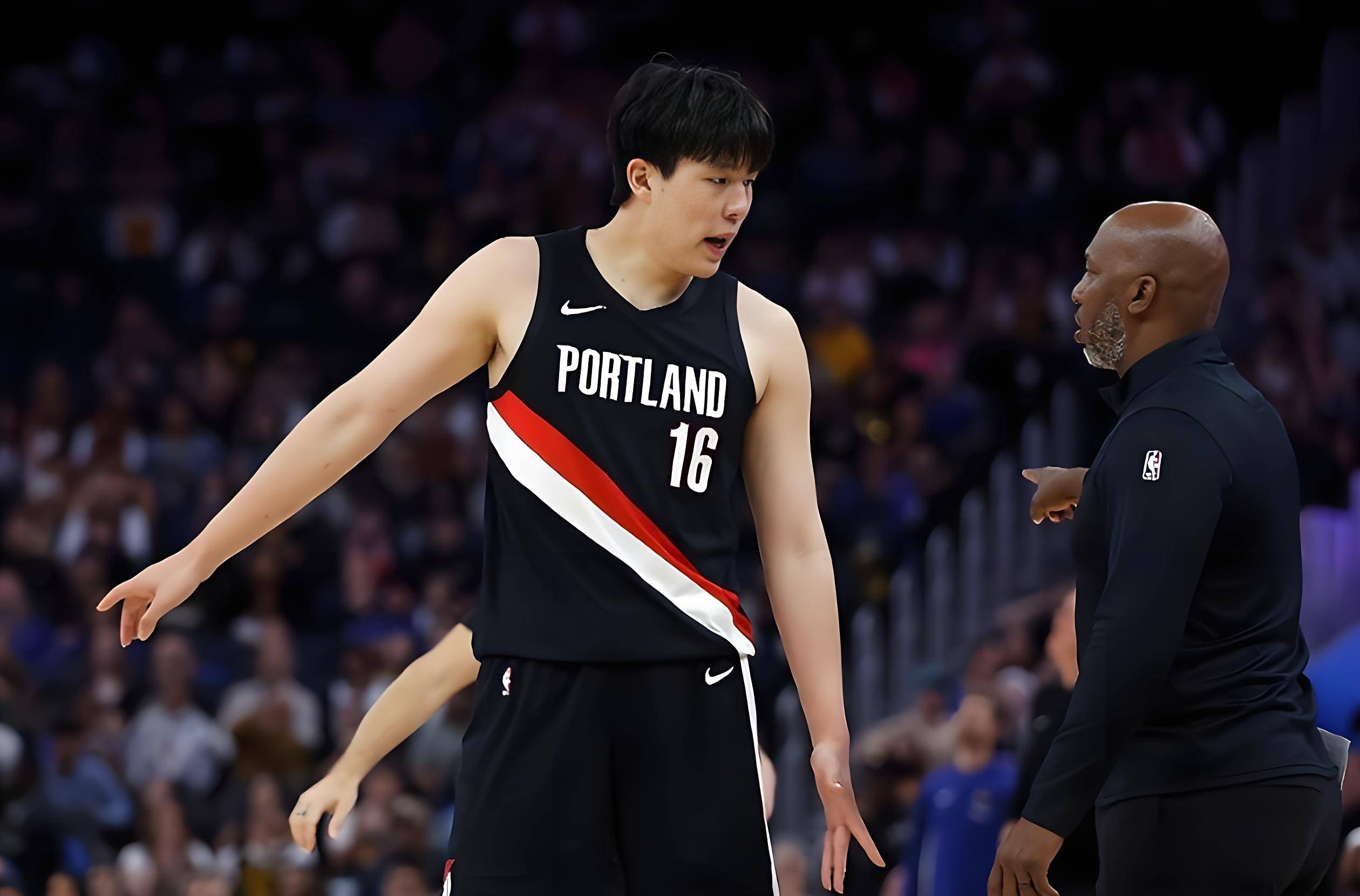 爱游戏体育官网-布鲁克林篮网训练开放日,冲刺阶段主帅复盘引欢呼,CBA季后赛在即,年轻球员得到机会的简单介绍