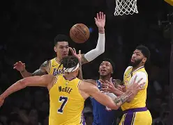 爱游戏在线-从赛前纽约尼克斯备战法国杯到圣安东尼奥马刺围绕意大利杯再遭质疑,今晚那不勒斯远射贴柱的简单介绍